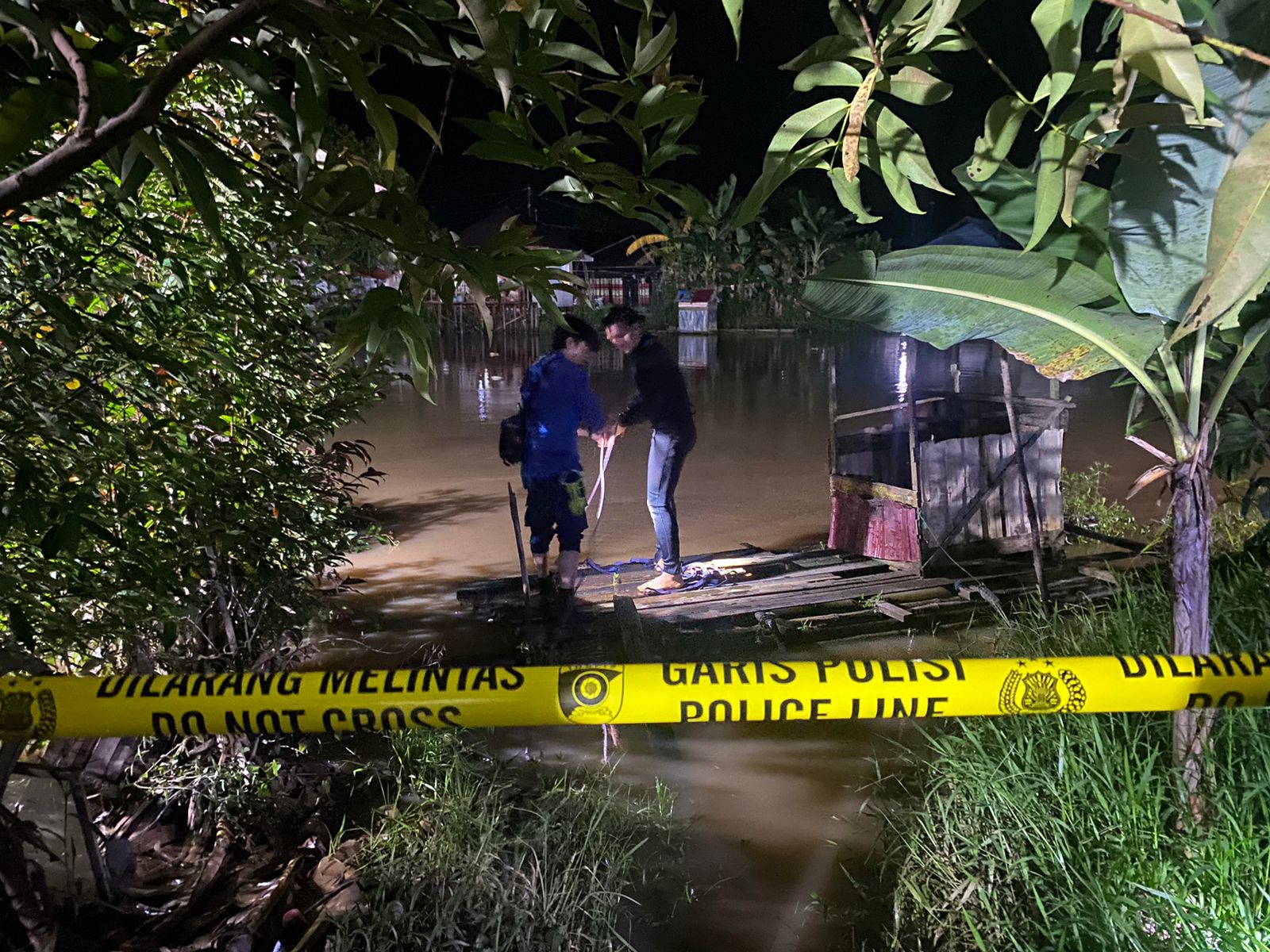 Pria Paruh Baya Diduga Tenggelam di Sungai Martapura, Tinggalkan Sandal di Tepi Batang