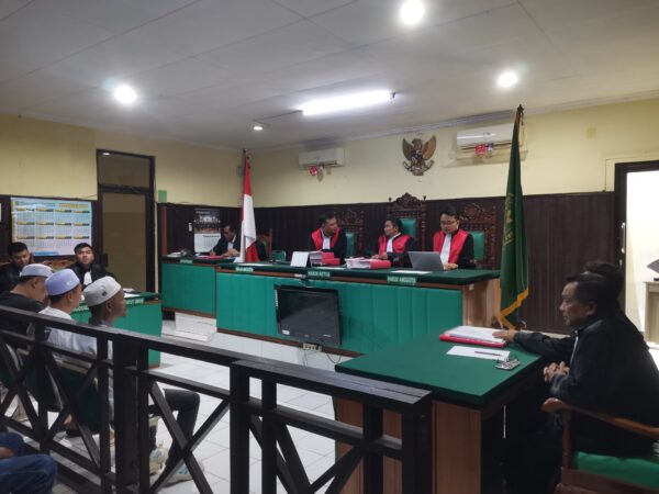 Sidang Pidana Pemalsuan Surat Tanah di Padang Batung HSS Kembali Digelar, Terkuak Fakta , Saksi Cetak Mundur Tahun.