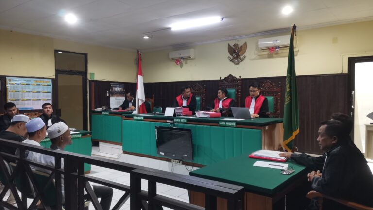 Sidang Pidana Pemalsuan Surat Tanah di Padang Batung HSS Kembali Digelar, Terkuak Fakta , Saksi Cetak Mundur Tahun.