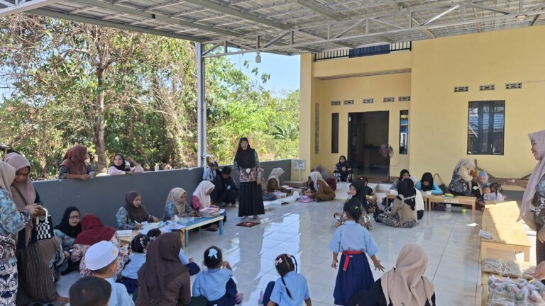 Pelaksanaan Posyandu Siklus Hidup di Desa Tanah Intan