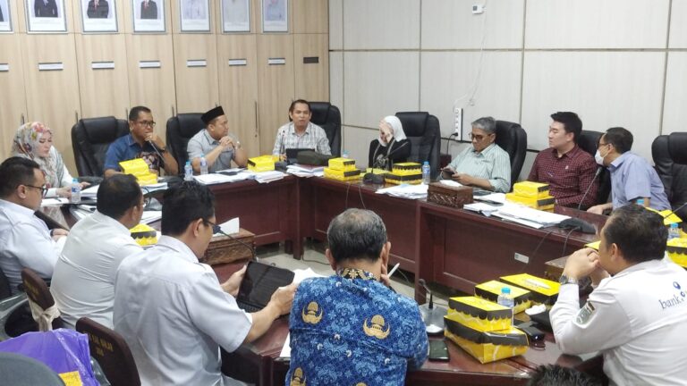 SK Pembebasan BPHTB MBR Dinilai Sangat Lamban. Wakil Ketua DPRD Beri Peringatan Keras.