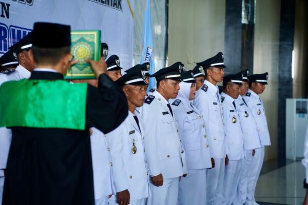 23 Pembakal Dilantik, Ini Pesan Bupati Banjar