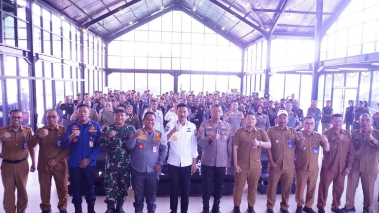 Bupati Banjar Buka Pelatihan Dasar Yang Diikuti 100 Linmas.